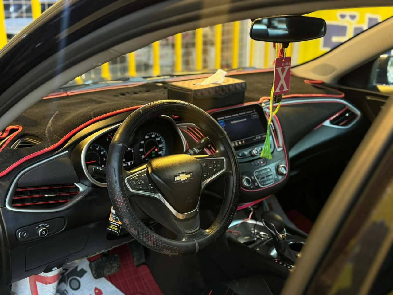 ماليبو 2023
فئة LT
 معروفه المواصفات مالته
فول نظافة 
حادثه موضح بالصورة كله بلادي ما مبدل ولا قطعه 
رقم بابل 
السعر 150
وبيه مجال 
***********
