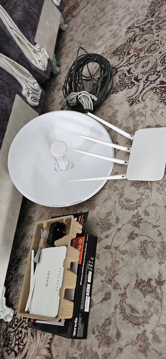 منظومة انترنت نانو باور بيم اصلية استخدام شهر مع كيبلات عدد 2 عشرين متر مع راوترات نوعية تندا واحد مامستخدم 3 اريل والثاني 4 اريل مستخدم مع بواري 3 متر اصلي عدد ثنين 
كلهن ع الفحص مكاني نجف شارع المطار
 النانو سعرهه 70 
الراوتر الجديد ب30 
الراوتر المستخدم 25 
البواري 10
.
*********** واتساب متواجد
