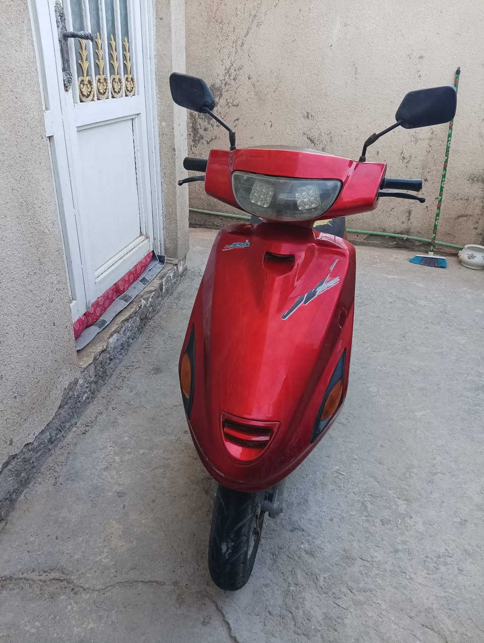 السلام عليكم
دراجة كرستال للبيع حلو وناعمة جاهزه من كلشي سلف هندر اشاير عدادات هورن كله شغاله مكينه ما مفتوحة يعني ربة 
سعر 375 وبيه مجال قليل 
عنوان بابل الحي العسكري شارع 80 
موبايل ***********
واتساب موجود
