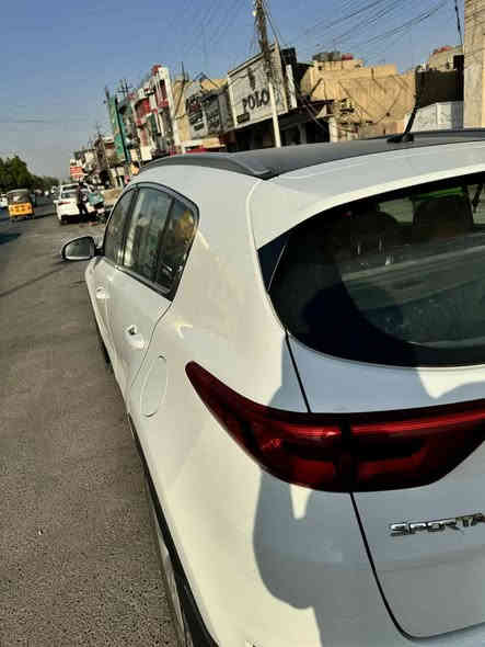 السلام عليكم اخوان
كيا سبورتج ٢٠١٨ خليجي 
ماشية ٩٥ الف كيلو مكفوله كير مكينه وتبريد وصدرها نظيف
مواصفات بانوراما وكشنات عسلي بلاد 
بيها صبغ فقط باب السايق 
وسيارة من الشركة على ايدي سبيرها منازل 
عنوان بغداد/ الشعب رقم تلفوني *********** 
سعرها ١٨٠ وبيها مجال جدا بسيط يعني جماعة ١٧٦ ليخابرني رجاءا
