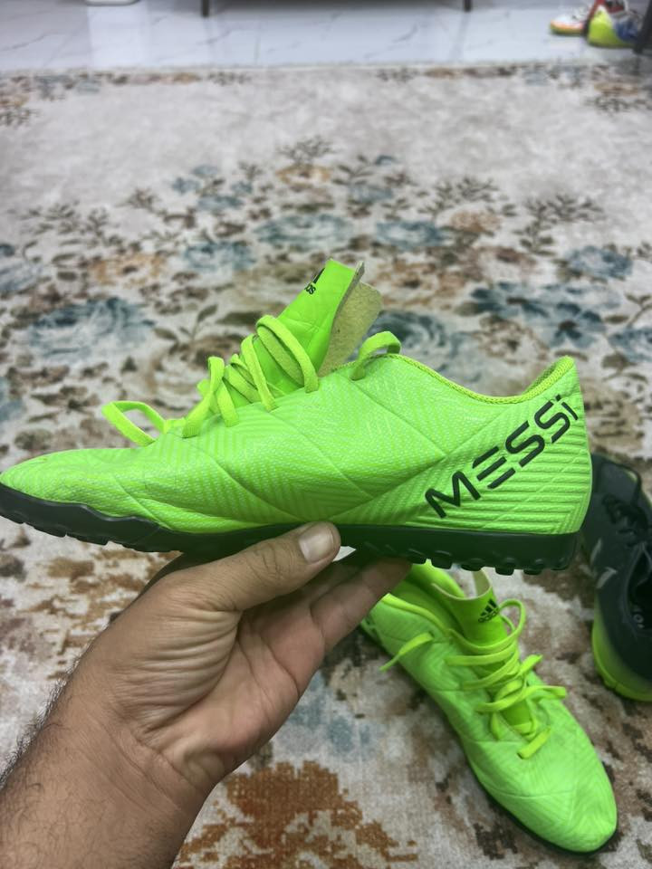 اديداس بالة اصلي 
نظافه فول 
حذاء مسي
السعر تخفيضات 
40الف مع التوصيل 
للحجز ***********
