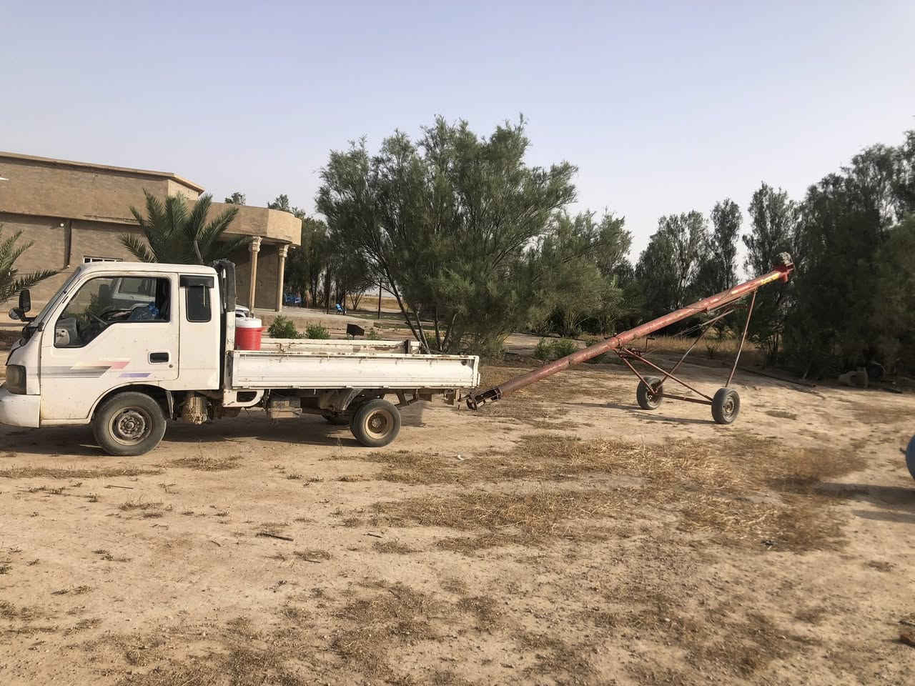 السلام عليكم يوجد برينه تحميل حنطه 
عرض خاص للفلاح لان متضرر من وره الخطه 
الطن تحميل 4500 اربعه ونص هي والعمال 
انته بس اتصل اجيك للمكان 
متواجدين 24 ساعه 
للتصال ***********
