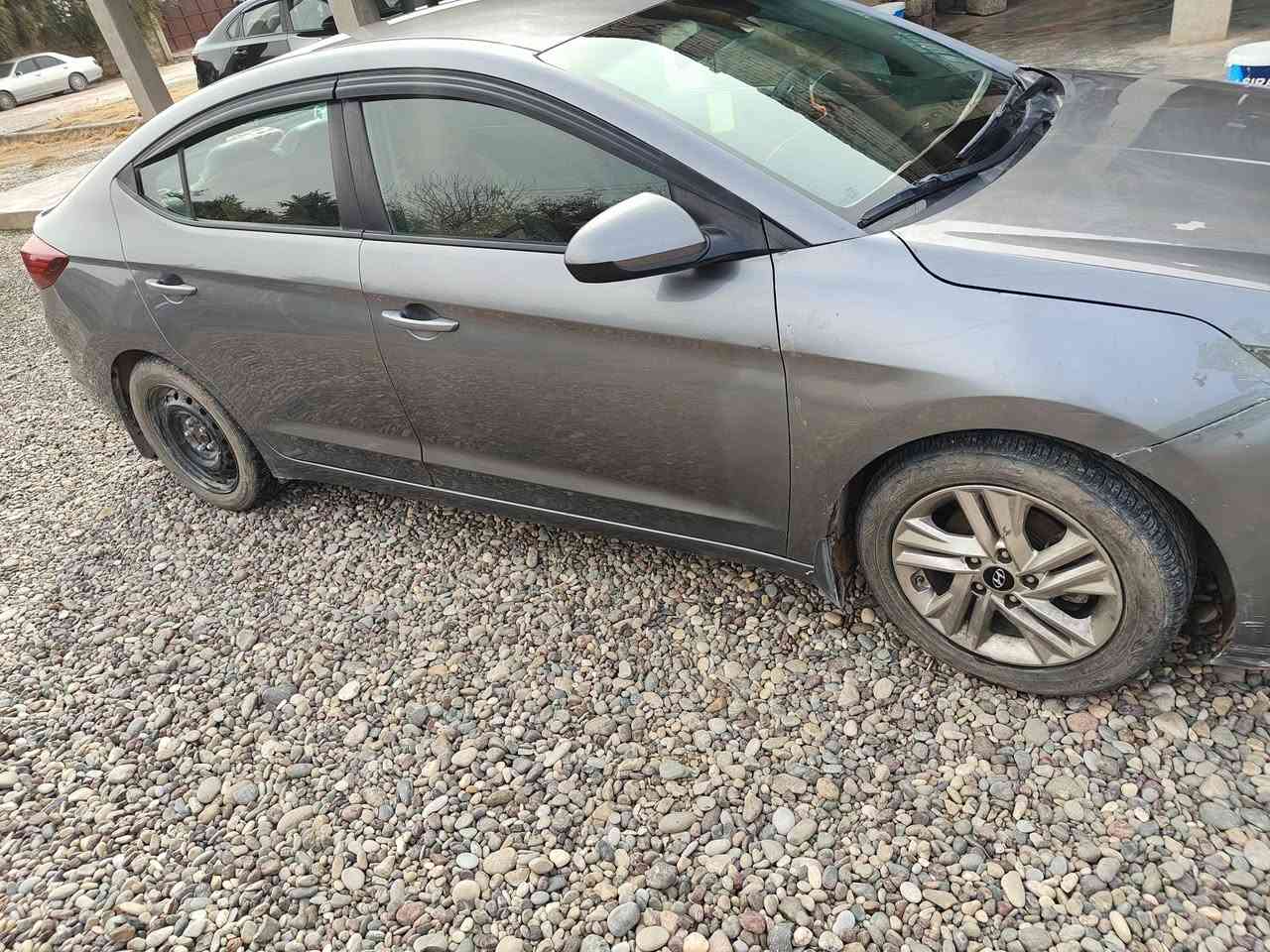 النترا موديل 20 محرك 20 دوش
شرط كير ومحرك نظيف
حادثها جاملغ ايمن وربع الباب
مواصفات نص فول
تحديد مسار
كاميرا
حساس تصادم امامي
حساس مرأة
بيها كوبون بانزين 
ماشية 94 الف ميل
ب133 ورقة يرهم معارض مع احدث حسب القناعه 
باسمي ***********
