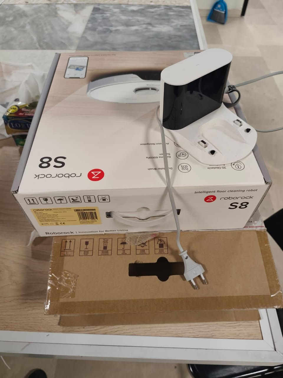 سلام عليكم 
s8 
كنس مسح  قوه شفط 8000 
واتساب ***********
