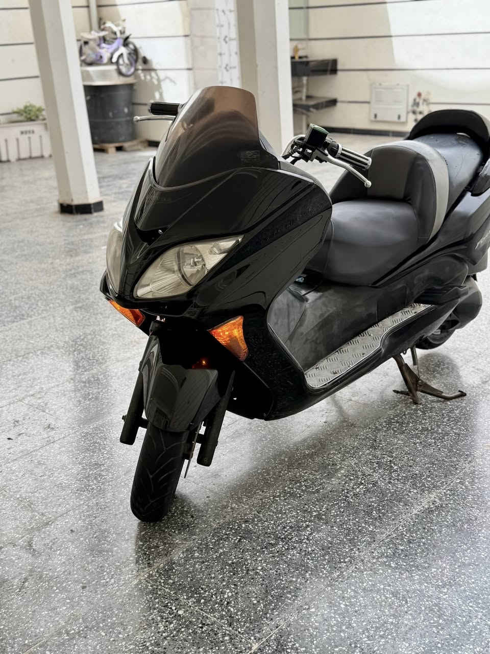 فورزا  0️⃣  8️⃣ عمية  بلادي للبيع
منضوية زنون اكزوز رياضي دراجة نضيفة 
مكينة ناعمة جاهزة 
 /  أي نقص ما بيها 
شلعه معدل / كهربائيات كلها شغال /  
  اوراقها كامله 
سعرها ( 950) مكاني بغداد مدينة الصدر 
اللاستفسار : هـ ***********
