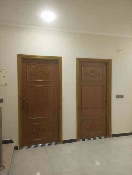 بيت للبيع المساحه 200متر درجه اولى بحي اور الثانيه طابقين 6غرف نوم صالتين واستقبال ومطبخ وصحيات ديكور للاستفسار ***********
