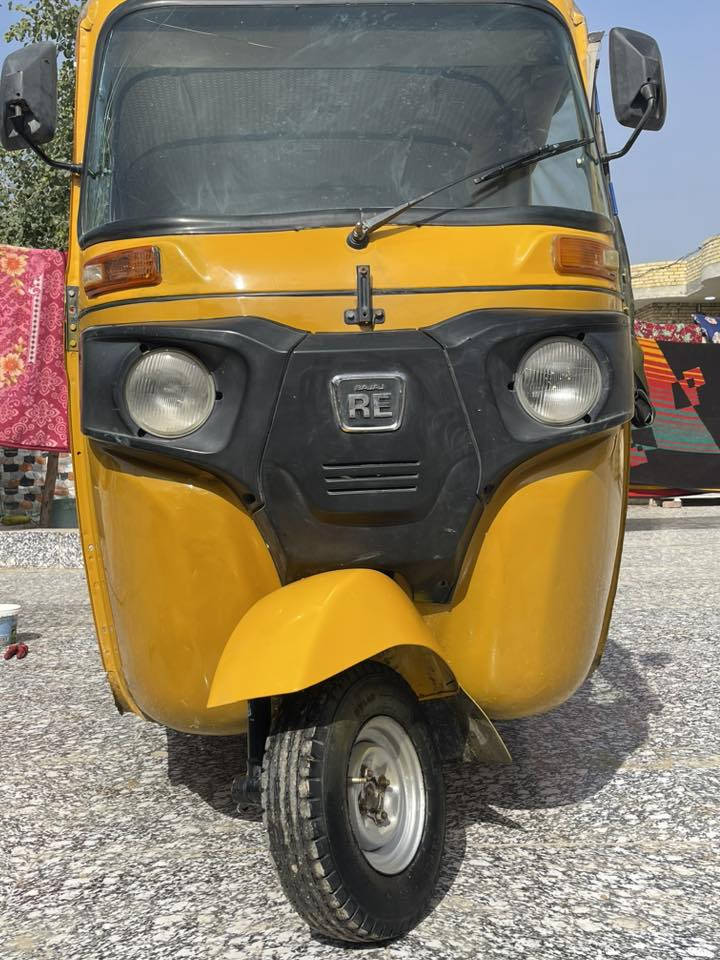 سلام عليكم تكتك البيع موديل 20 مرقم مكينه مجفته كشره بيها الغد معمر وخياسات معمره تكتك نضيفه مال جناي جاهزه كهربائيات شغاله سعر 5500 وبيها مجال الشراي يدلل تصل ***********
