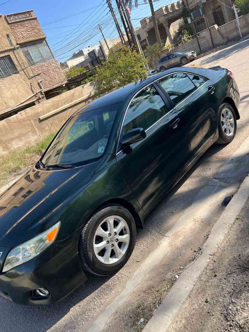 السلام عليكم
كامري 2011 لون زيتوني مميز ماشية 135 ميل
السيارة مغلفة ppf قمارة وبنيد وجنطة
حادثها شبر بالجنطة وشبر بالجاملغ الخلفي بدون دواخل 
مواصفات le شادلها كامرة وشاشة كبيرة تدعم ابل كاربلي ومسجلها الاصلي موجود 
مكينة 2500 اربعة سلندر
مكينة وكير كفالة تبريد ثلج وحدادية جديدة
السيارة جاهزة من كلشي برغي نقص ما بيها
رقم بغداد باسمي تحويل ثاني يوم وسنوية لل27
السعر 119   
مكان السيارة بابل الحلة
الرقم *********** متوفر واتساب
