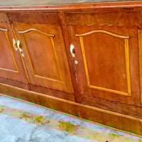 ملاميه للبيع أربعة ابواب اخو الجديده خشب اصلي السعر 175 وبيه مجال 0770...