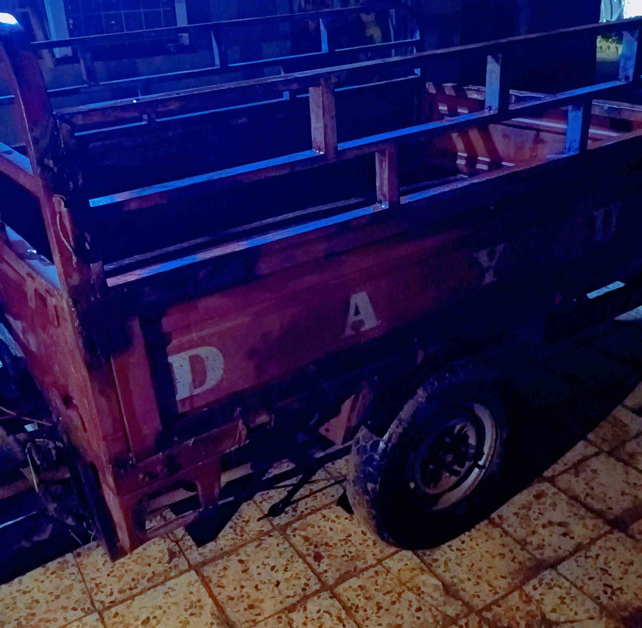 دايون موديل 2015
اوراق أصولي 
وضع الشركه محرك أكسل 
شاصي دبل اصلي 
فقط نقص كهربائيات
السعر (٧٥٠)
رقم الهاتف ***********
العنوان بابل لحمزه الغربي
