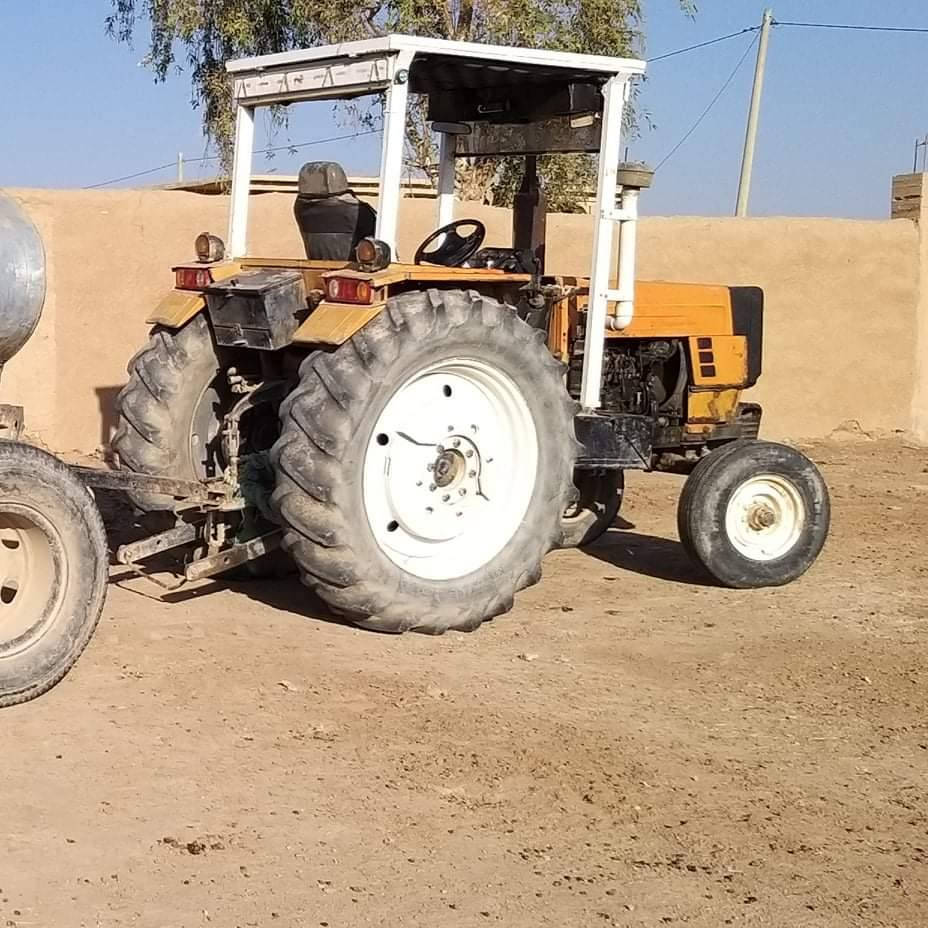 تركتر بلاروس شرط محرك وكير جاهز  من كلشي  بدون  مكان الموصل شراي خابر عل رقم ***********
