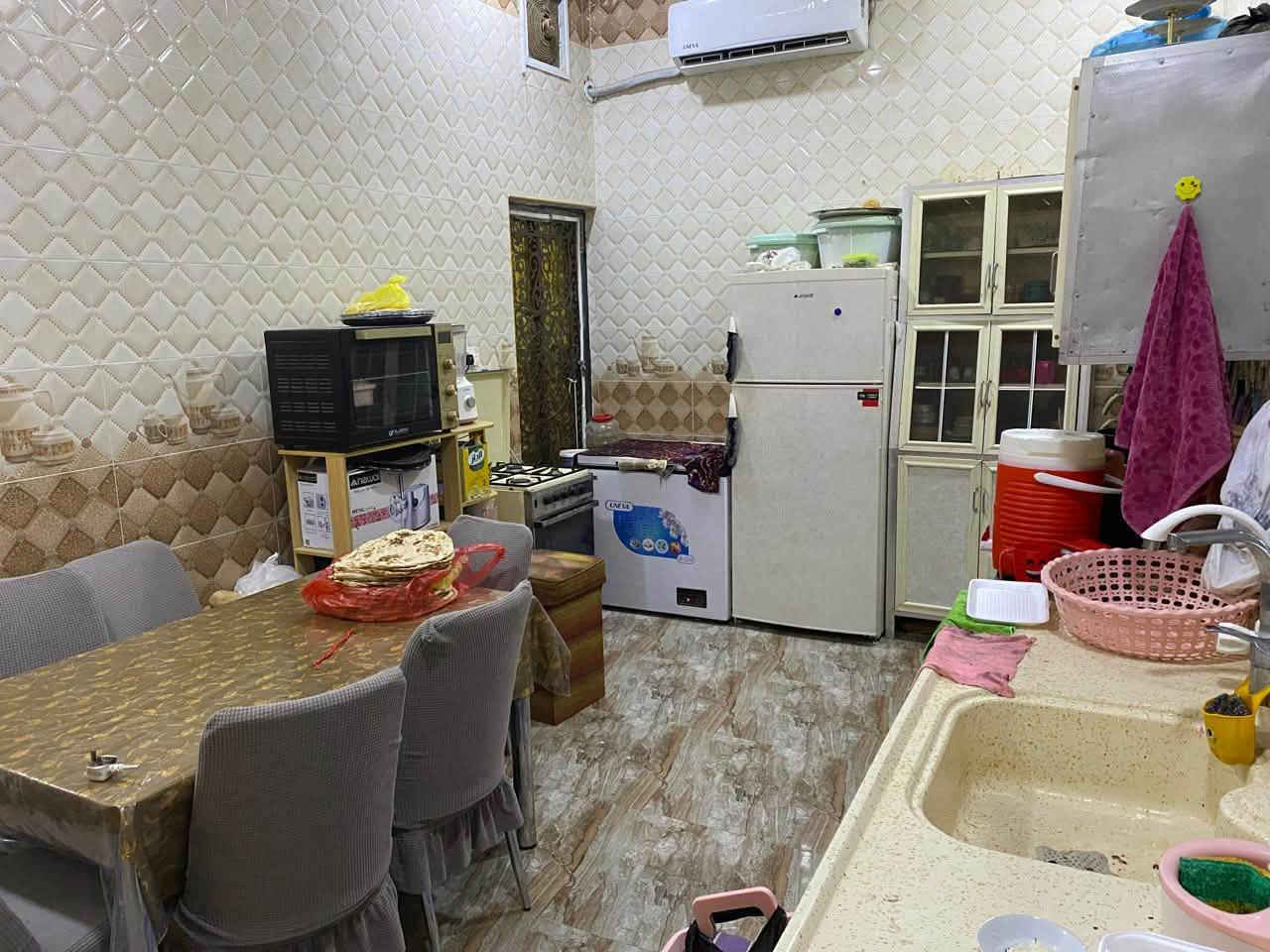 بيت للبيع مستعجل 
الصالحيه 
قرب مضيف الامام الحسر  118 السعر
جديد 2025 تشتري وتكعد كبل 
***********@
