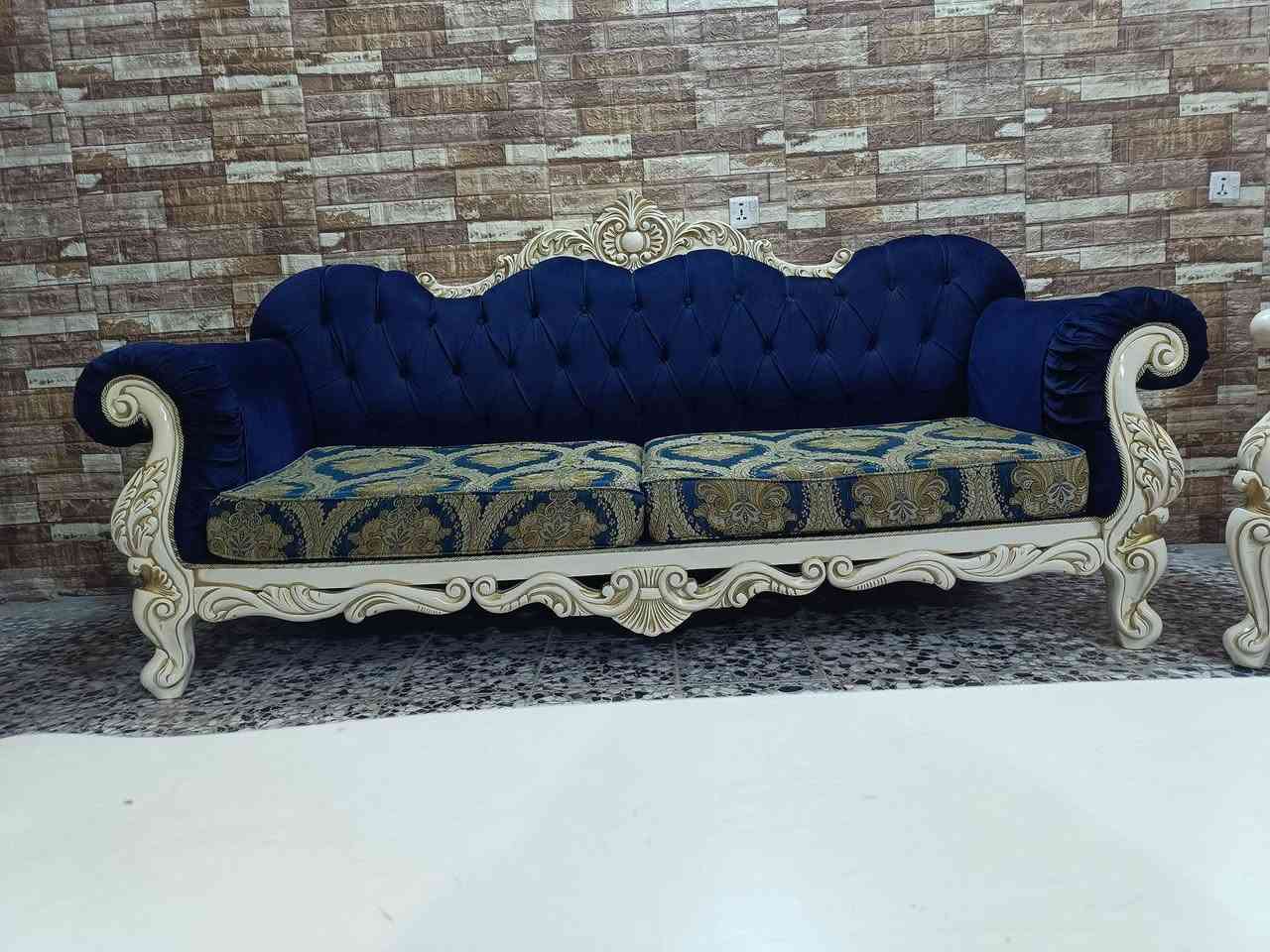 تخم تركي ملكي 10مقاعد خشب زان الأصلي أخو الجديد المكان كوفه ***********
