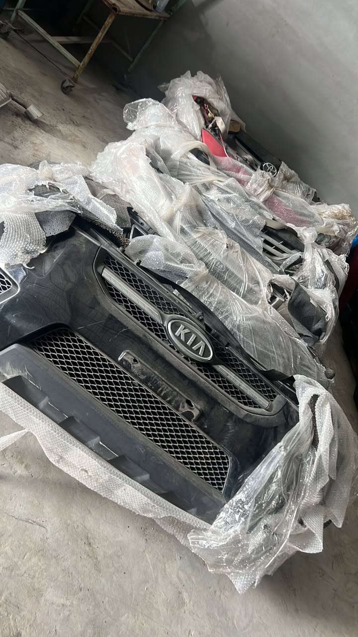 غراض حاوية للبيع جملة  كوري ياباني عام كلشي موجود عدنة حت كصات للاستفسار اتصل
***********
