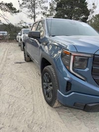 جمسي سيرا 2024 دخول جديد 🇺🇸 GMC Sierra🇺🇸  لون مميز أزرق بحري   رقم بغد...