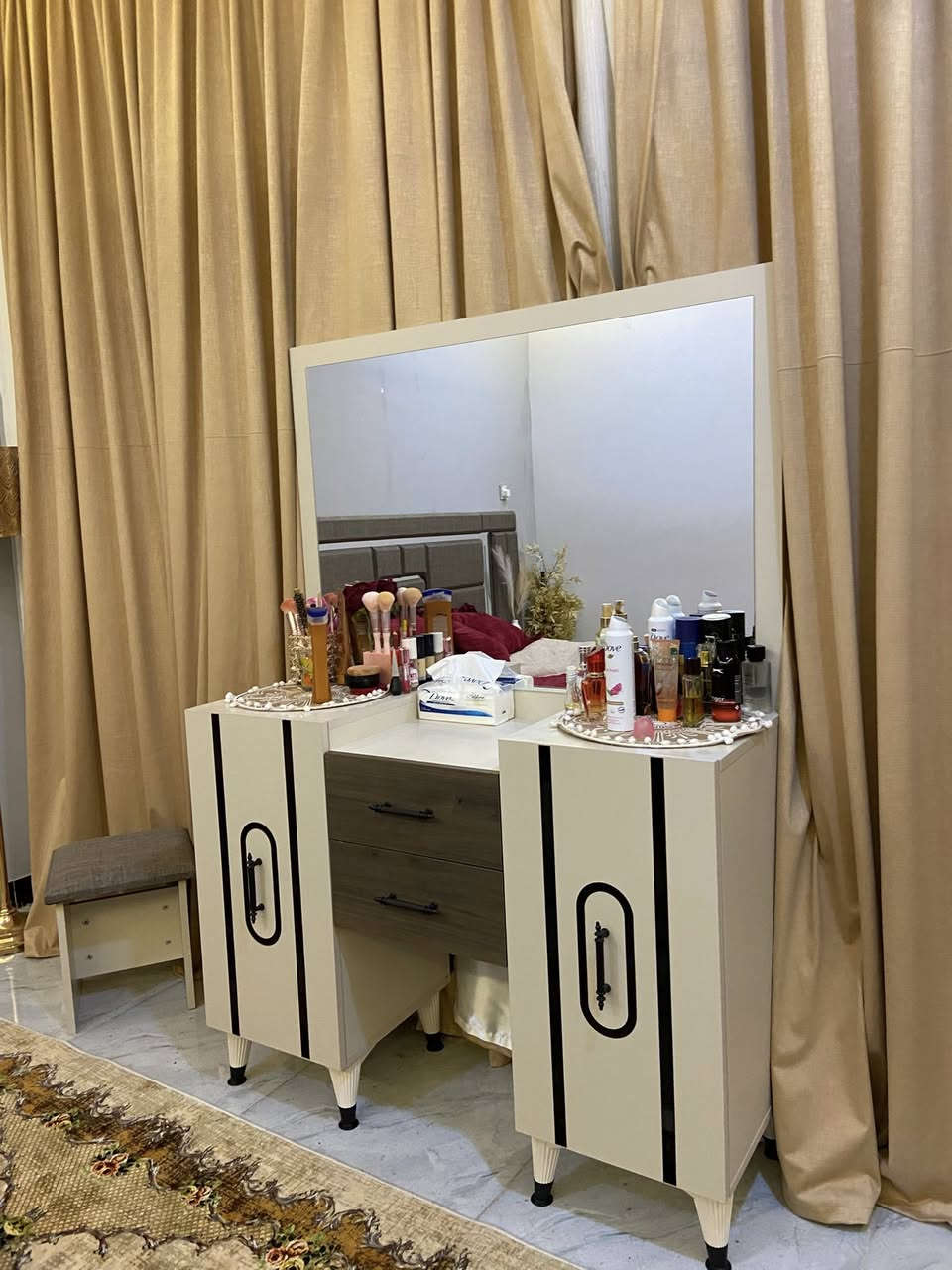 سلام عليك غرفه تركيه جديده بعده صار 3اشهر من مأخذه سعره مليون وربع وبيع مجال ***********
