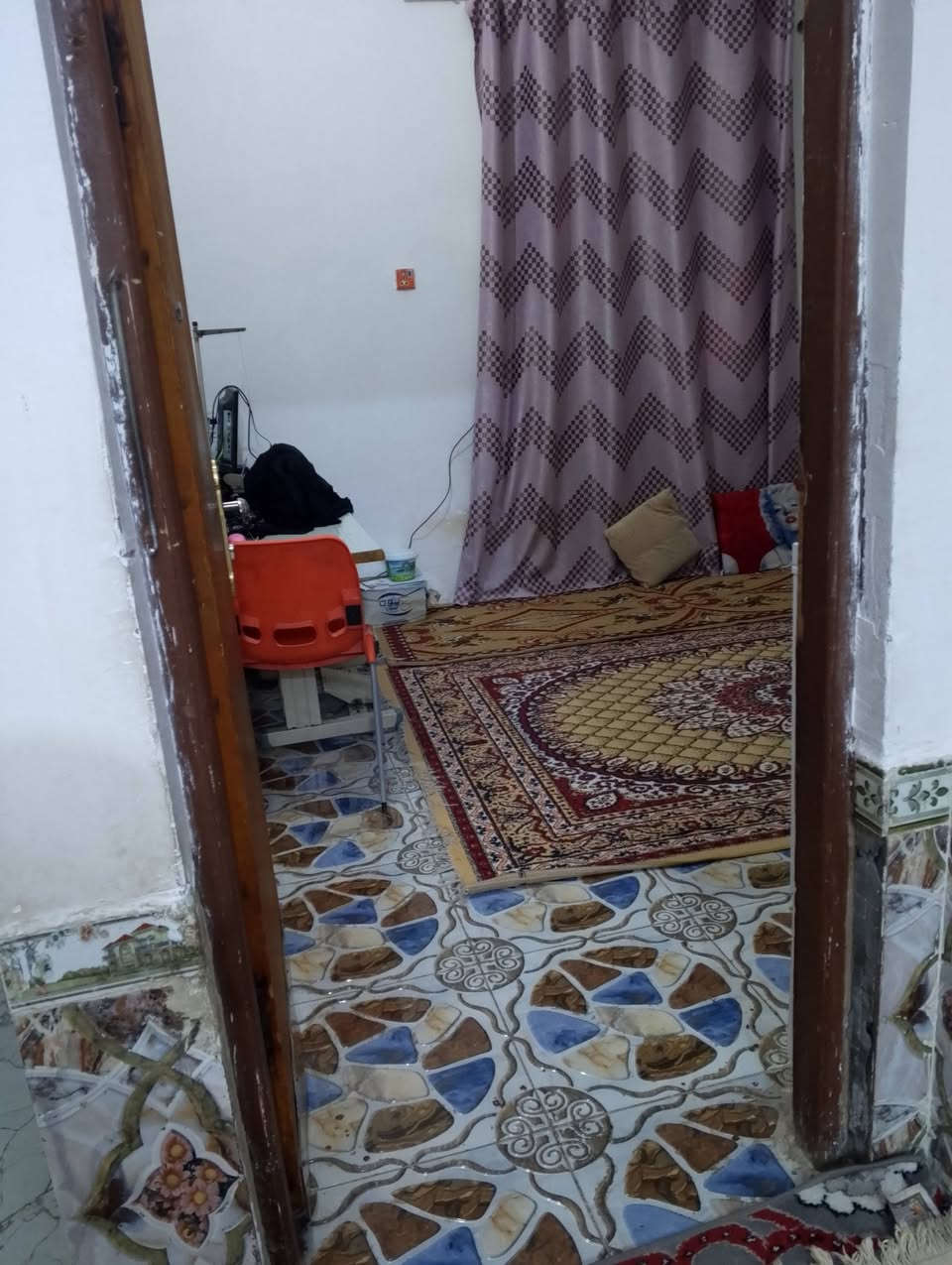 بيت زراعي للبيع في ناحيةاورازيدينا وفيه قرب مدرسة صفي الدين نهاية الشارع التبليط البناء ابلوك شمال المساحه170متر غرفتي نوم وصال ومطبخ حمام خارجي وداخلي استقبال نقص بيتونه ودرج معه وصل بلديه ومجاري ثقيل وكيبل ضوءي وجيع الخدمات الاتصال على الرقم ***********واتساب اتصال فقط
