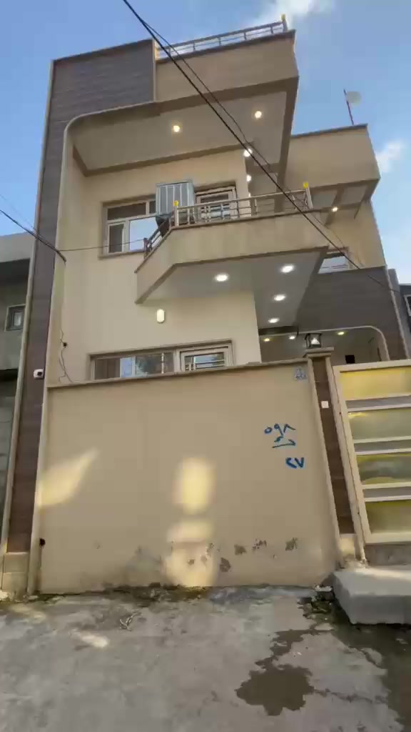 بيت للبيع المساحه 115م
الواجها 8م 
العمق 25م 
البيت طابقين الطابق الاول  غرفه نوم عدد 1
مع هول واستقبال ومطبخ وصحيات 
الطابق الثاني غرف نوم عدد 3 مع هول 
وصحيات وبيتونه 
 العنوان ملايين الاولى قرب معمل الاخشاب  نوع العقار بستان سند 25 
  رقم الهاتف *********** ////***********
