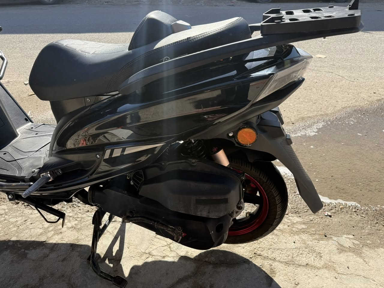 السلام عليكم 
دراجة كوست 2025 جديدة ماشية 2700 
750 الف 
***********
