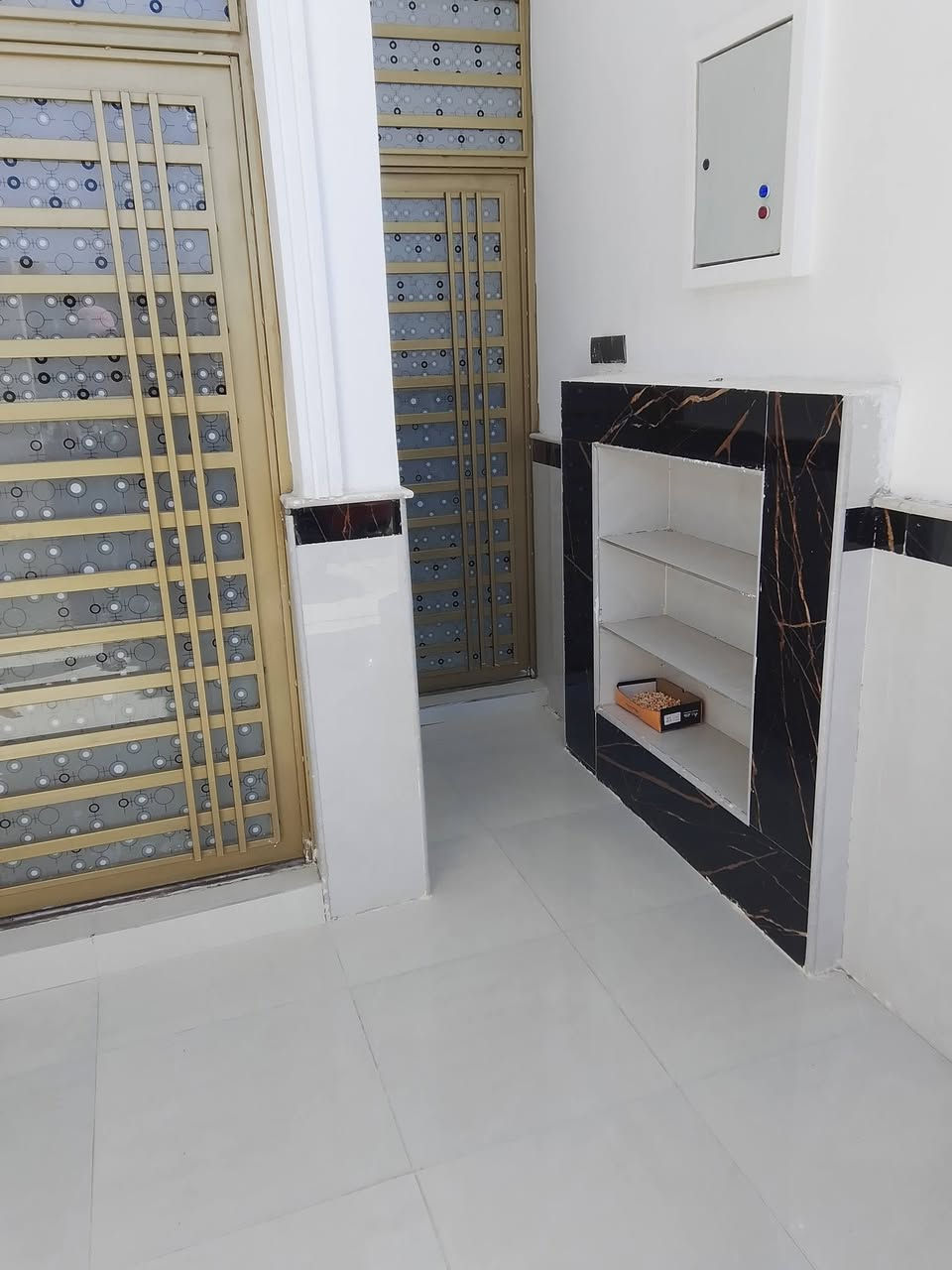 دار البيع المساحه 115 الجمعيات قرب جامعة الامام الصادق شغل درجة وله ***********
