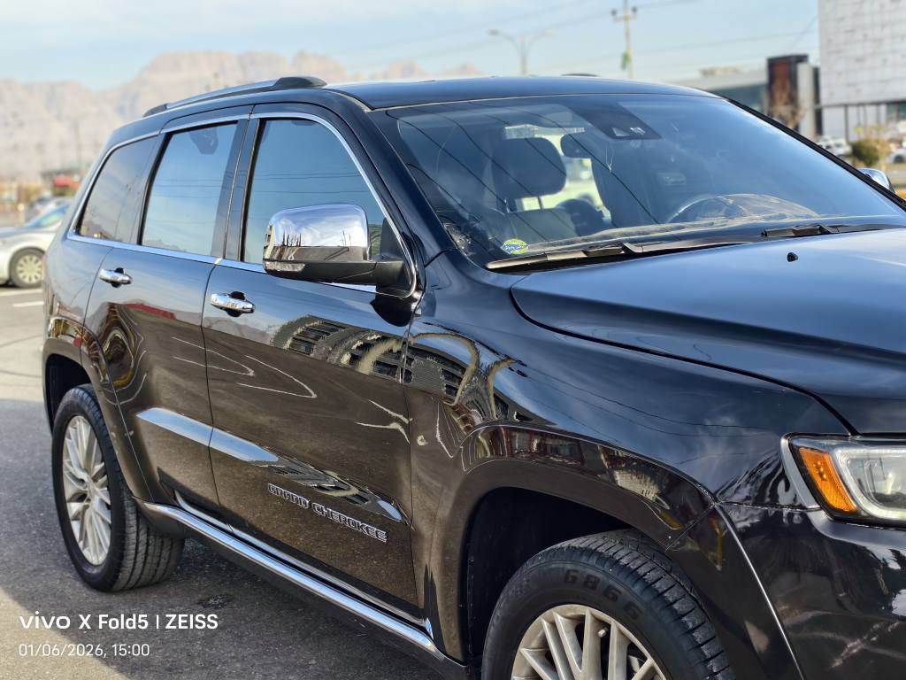 🌹🌹 باسم الله الرحمن الرحيم 🌹🌹
Jeep  SUMMET  2️⃣0️⃣1️⃣8️⃣
قەپات قەپات  مواسەفات
مەکینە ٦پستۆنی جۆری پێنتا ستار ٣.٦ لیتر ٢٩٥هێزی ئەسپ
ئیکۆ سیستەم(دۆستی ژینگە و کەمتر بەنزین خواردن)
٣شاشە گەورە cd boxوauxوUSB
سقف شاموا سەقف پانۆراما
سوکان هیتەر و تەحدید سورعە
بەهەمان شێوە کوشن جلد و خەزن و تەبرید و گەرمی
ئاوێنەکان ڕاداڕ و شەفتو هیتەر فوول و کارەبای
سنوق شەفت
12سپیکەر و باسێکی کۆمپانیای harman kardon
دەبڵەکانی هەوا بەرز و نزمی
ئۆتۆ ستارت ستۆپ
ئۆتۆ ستۆپ 
ڕەنگی ناوەوەی جڵدی ڕەشە وەکو شەریکە
122.000kmڕۆشتووە
ڕەقەم و سەنەوی و ژینگەی تا ٢٠٣٠ تازەیە
هەموو گیانی بەشەرت بە تەحویل و غەرامەشەوەسەیارەکە بۆیاخی تەنها چەمەلەغو بۆنیتە بێ ناوگرتن ە
تکایە ئەگەر موشتەریت تەنها تەلەفۆن کە
 275$ معامەلە
[ *********** ---- *********** ] 

Jeep Grand Cherokee 2️⃣0️⃣1️⃣8️⃣ summit 
فل مواصفات
المكينة: 6 سلندر، نوع Pentastar، سعة 3.6 لتر، 295 حصان
نظام ECO (صديق للبيئة واقتصادي بالبنزين)
3 شاشات كبيرة + CD Box + AUX + USB
سقف بانوراما
ستيرن هيتَر وتحكم بالسرعة
كراسي جلد مع تخزين وتبريد وتسخين
مرايات كهرباء مع رادار ومضادة للضباب
صندوق شفت
12 سبيكر مع نظام صوت Harman Kardon
دبل هَوَا يتحكم بالعلو والانخفاض
نظام Auto Start-Auto Stop
اللون الداخلي بني بدون خدوش مثل الشركة
ماشية فقط123,000 كم
الرقم والسنوﭬي والتأمين لحد 2030 – جديدة السيارة ما بيها أي ملاحظة، فقط جاملخ أو بنیت صبخ 
275$ مجال
[ ***********-----*********** ] أربيل, العراق
