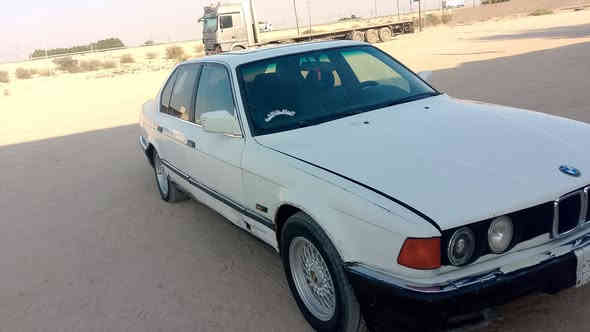 سلام عليكم شباب بيم دبليو موديل 91للبيع كير مكينه مكفولات سياره بيه بس باب بي ظربه تواصل ***********شرط تحويل محرك مفتوح 735
