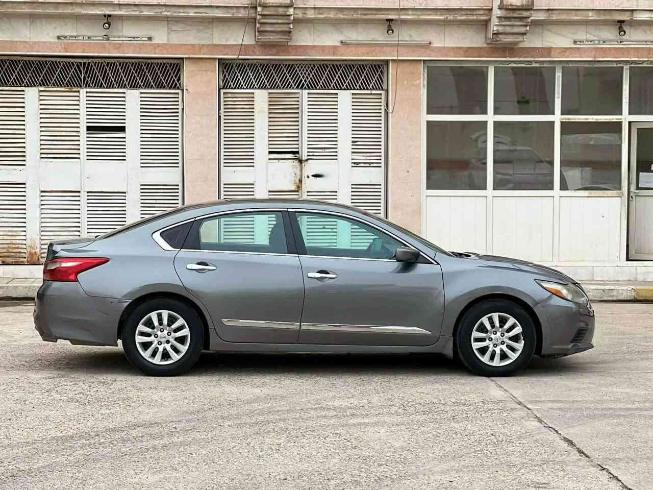 السلام عليكم 
للبيع وتبديل حسب قناعه نيسان التيما موديل 2016  
رقم دهوك تريد تحويل وكاله حاضرين
سعر  113 ورقه 
مكينه وكير وتبريد كله بشرط وين ماتريد افحص
محرك اربعه سلندر تنفس طبيعي المرغوب
مواصفات S معروفه
بصمه 
ابواب بصمه 
صندوق بصمه
تحديد سرعه
تشغيل عن بعد 
شاشه وكاميرا
وبعد بيها مواصفات 
سيارا ما بيها نقطه صبغ كلين تايتل بجم خلف كبس شرط الاستفسار اكثر على خاص او واتساب عندي فيديو مصور سيارا كامله كلشي واضح بيها شراي يجي خاص ادزله 
سيارا احلى من صور سيارا نظيفه ما بيها مصرف 
حجر كزوز بشرط ارباكات كله سليمه شركه شرط 👍
هاتف اسيا *********** واتساب
هاتف كورك *********** واتساب
عنوان سياره قضاء عقرة بعيده عن اربيل وموصل ساعه أربيل, العراق
