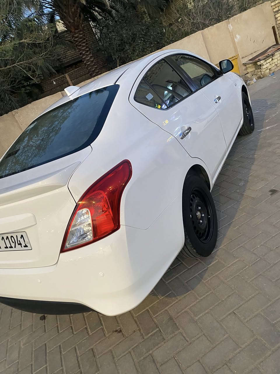 نيسان صني ام البليته الزركه 2024  ماشيه ستالاف 6000 وكاله مجانيه من الشركه سياره كفاله عامه من الزلغه والدحجه مدوشمه ارضيه جلد وصندوك جلد وفرشة دشبول وبردات وسبير منازل  مكان السياره البصره حي المهندسين السعر $$125  وبيها مجال رقم الهاتف ***********
