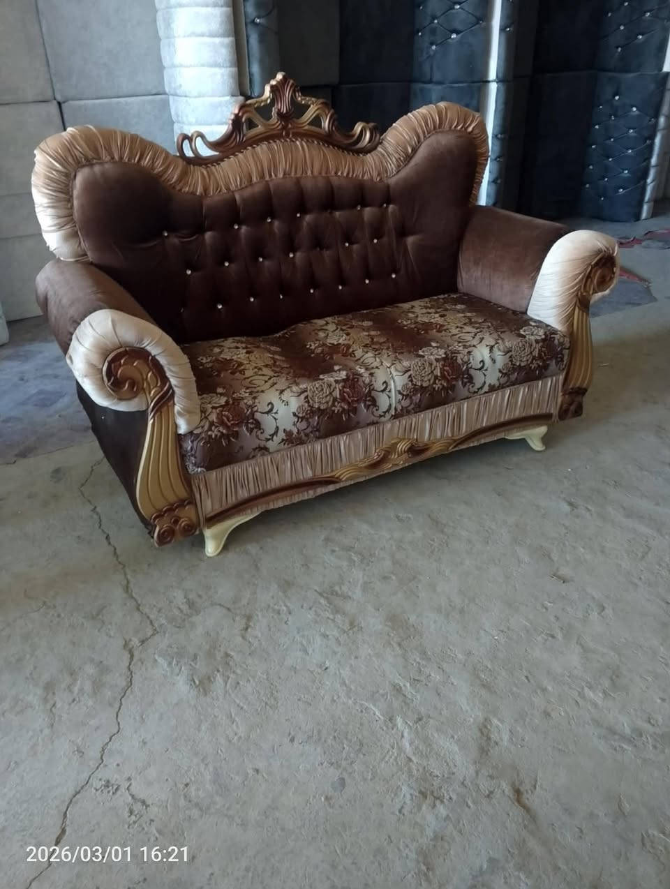 متوفر للبيع #تخم باله مستعمل ابو #تاج 20 مقعد نضافة 100/90 مسوينه #تسكام 10 قطع يصير يكفي #استقبال 8ب4 و 10 ب 4 مع كوشات + 2 سيت #طبلات 8 طبلة بسعر مناسب #صويرة تقاطع حي زهور #سبيس معرض #الجوهرة 
***********....***********
