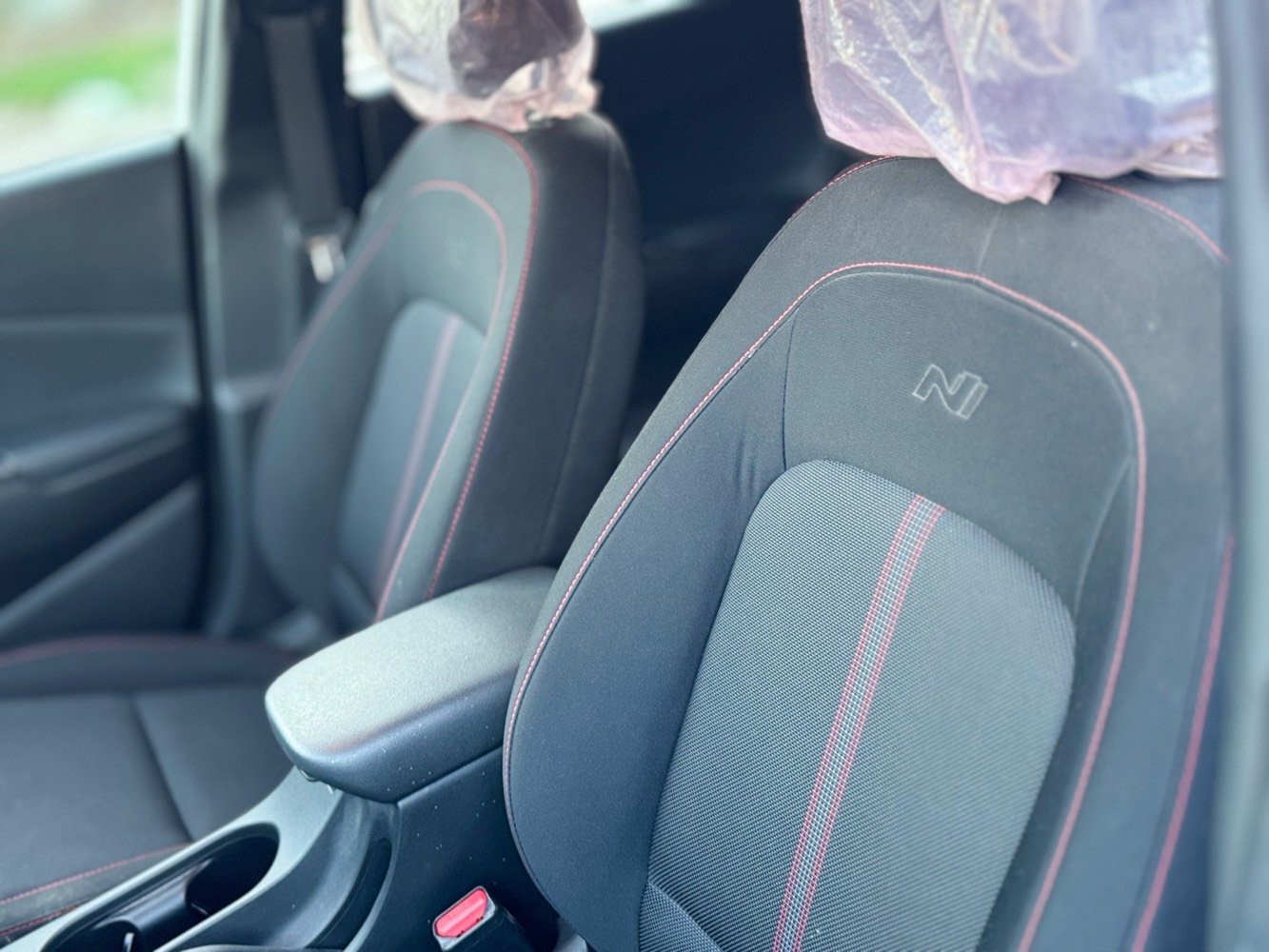 سلام عليكم  
للبيع او امراوس حسب القناعه 

كونا من العيار الثقيل الفريده بمحركها 1600 تيربو   🚀  السياره N LINE 

لونها ابيض المميز   

فول مواصفات  عدى الفتحه موديل 2022 
حادث ضرر بابين خفيف جدا 
بدون ايرباك كلها سليمه 

و قطعتين بخ امريكا 

 

مواصفات 
بصمة ترحيب + تشغيل 
تشغيل عن بعد 

كأمره  دواره 
شاشه من الحجم الكبير 
شفتات سرعه 
انضمة قياده سبورت م  بانوع متعدده
سستم سماعات 🔊  
 سبايدرات على جميع جهات السياره nlian
اشاير بالمري 
كشافات 
لد امامي وخلفي 
كشنات حضن + كنتاره  مختم N 

تدفئة كشنات 

ويل كم اسود كروم 
 
مكابح مختمه n 
رادارات جانبيه واماميه 
محدد مسار
قياده ذاتيه 

 
  

  
السعر.157  ورقه 
 
للاستفسار واتساب او اتصال
***********

***********