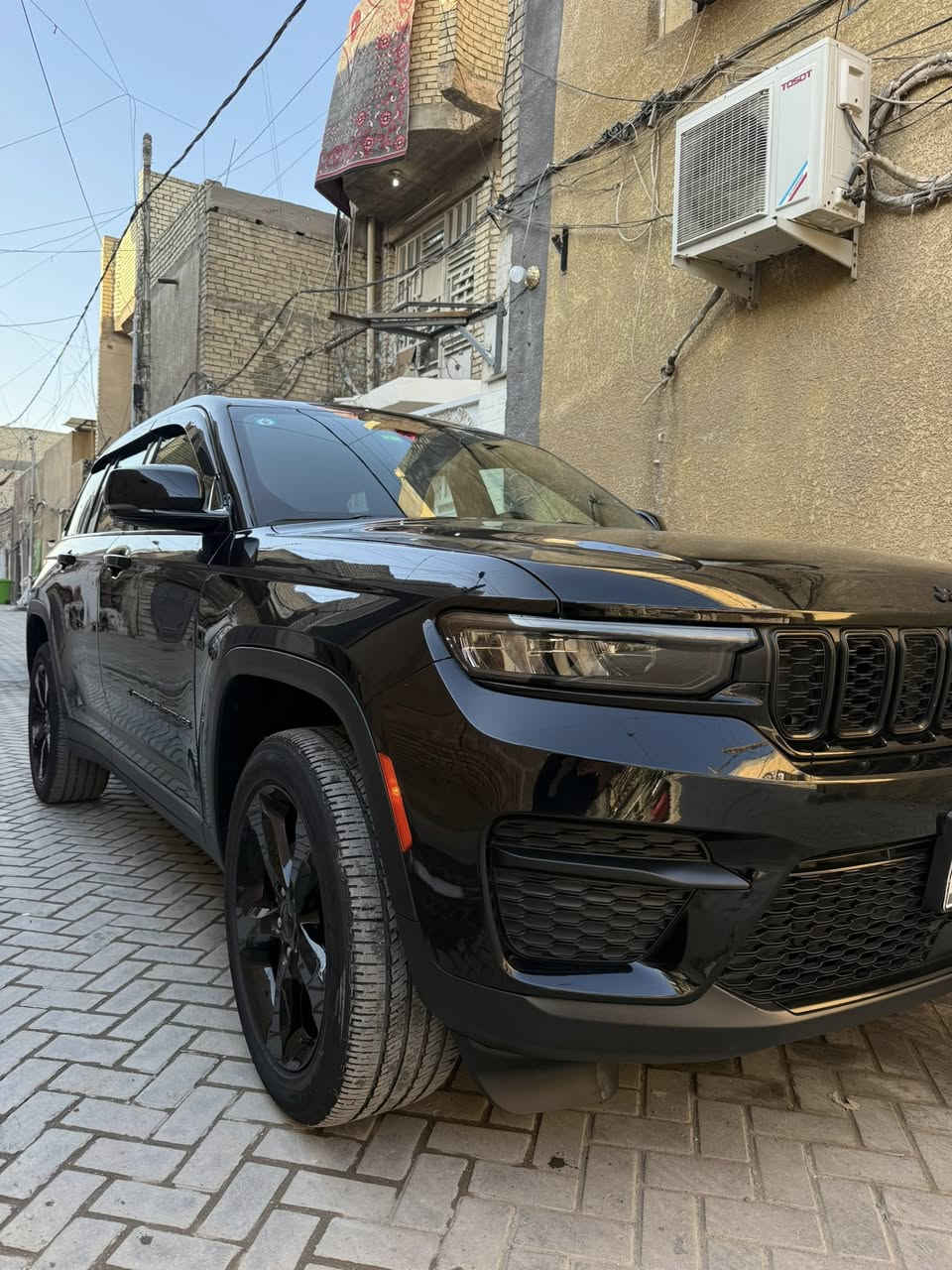 السلام عليكم جيب للبيع مديل 23اسود بلاك 5 راكب فول مواصفات فتحة رادار امامي رادار خلفي كشنات جلد وكنتارة ويل 20 جنطة كهرباء ماشية 27 ميل 
الحادث جاملغ وجزء من البنيد نفسة مصلح بدون الغد وشاصي مكفول ايرباك طاك ومصلح  السعر 305
المكان بغداد رقم الهاتف (***********)
