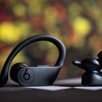 Powerbeats Pro • أصلية • نظيفة ٩٥٪