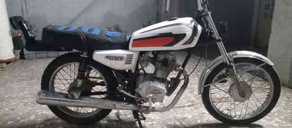 سلام عليكم دراجه للبيع إدراجه كلك كلك ومكفوله عن السرقه دراجه نضيفه وخير من الله دراجه الله شاهد مال بيت سعر إدراجه 325وبيه مجال الطيبين ألستفسار عل رقم او راسل الصفحه ***********
