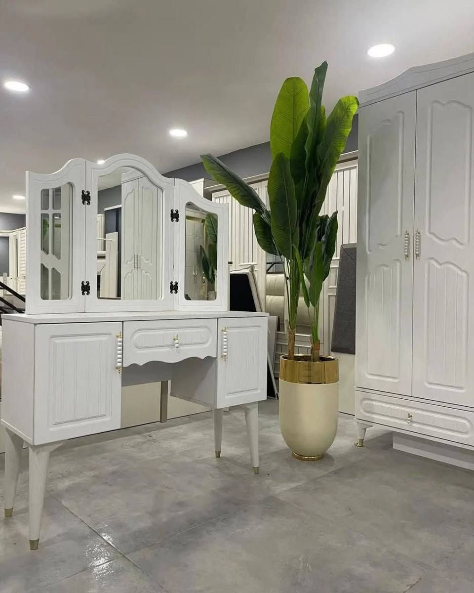 توفر موديل الكانتري المعشوق😍😍

غرفة نوم كانتري ٨ قطع جديد بالكارتون السعر ٨٥٠$ ( ٨ اوراق ونص) 

***********
