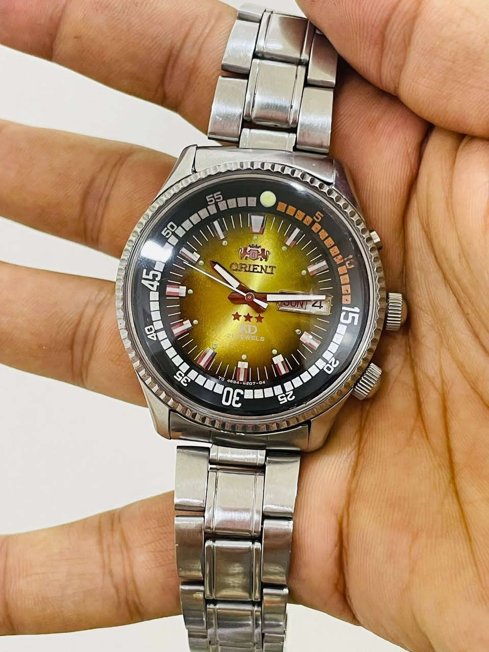 الساعه اورينت بحري قديم اوتماتيك انتاج 1970 نظافة تامة مكينة 21 حجر رنگ داخلي دوار زمبلك منفصل للأسبوع
القطعة بلاد والشراي خاص مفتوح ويدلل


**إذا كنت صاحب هذا الإعلان وتريد حذفه لأي سبب، رجاءا أرسل رسالة إلى الدعم الفني**