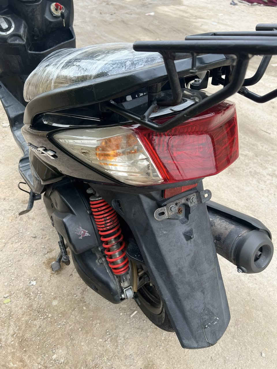 السلام عليكم
يوماها سكنس فحل ياباني استان حساس قبق نفخ نوزل خطين 
دراجه بوضع الوكاله جديده وكفاله عامه من كل شي 
اوراق كامله مالته 
مكاني الاعظميه شارع الظباطً 
***********
