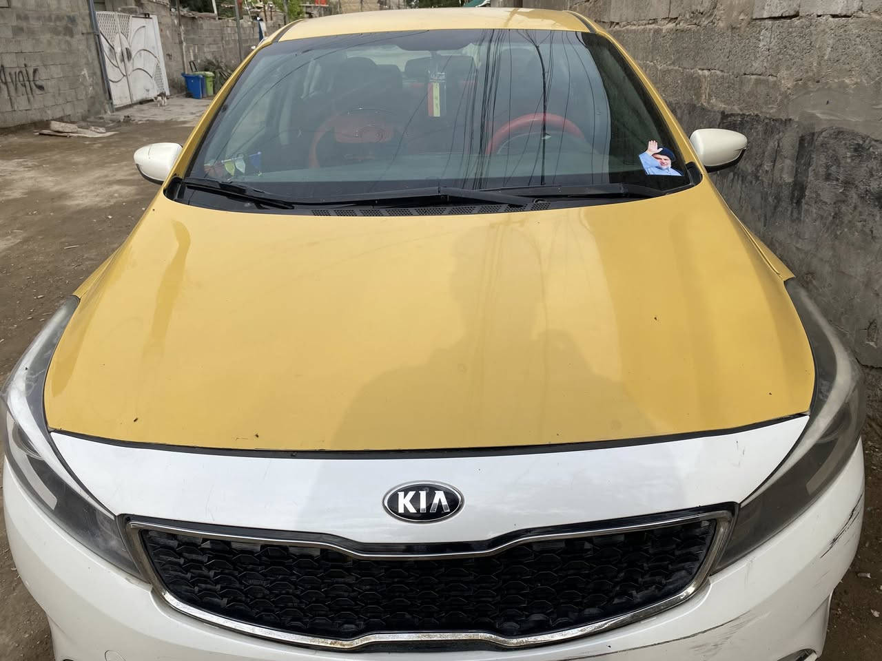 سلام عليكم سياره كيه فورتي  مديل 2018 وارد أمريكي حادثه من امريكا شبرين فوك قبق البانزين و داخل العراق واضح بل صوره بس ليبل واحد السياره هاذ رقم صاحب السارة ***********
