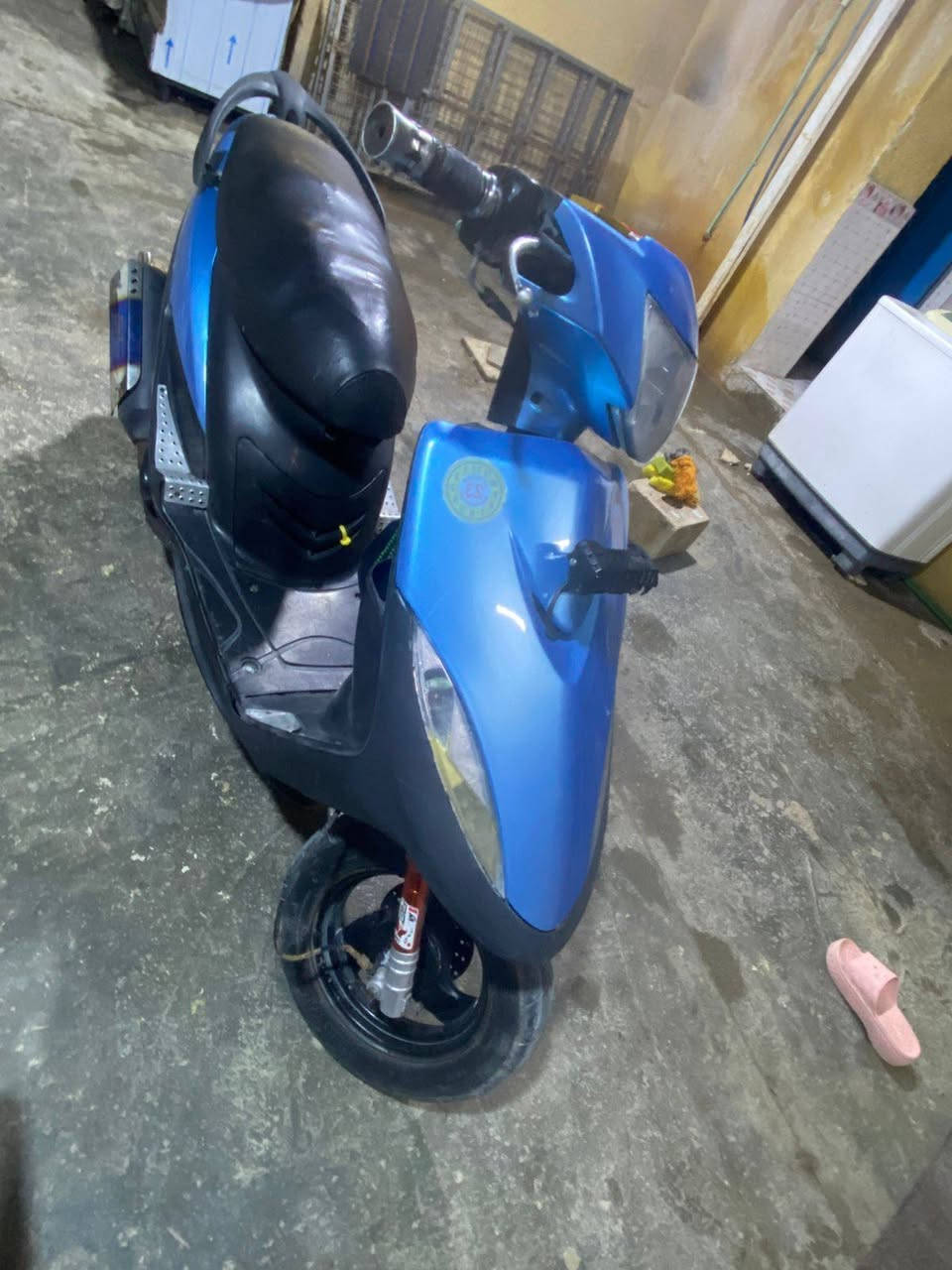 دراجه ماكس للبيع / مفتوحه /
السعر 700 وبيهة مجال / نهضتهة تاكل الكاع / 
 مكان زبير حي العسكري /رقم الهاتف/ ***********
