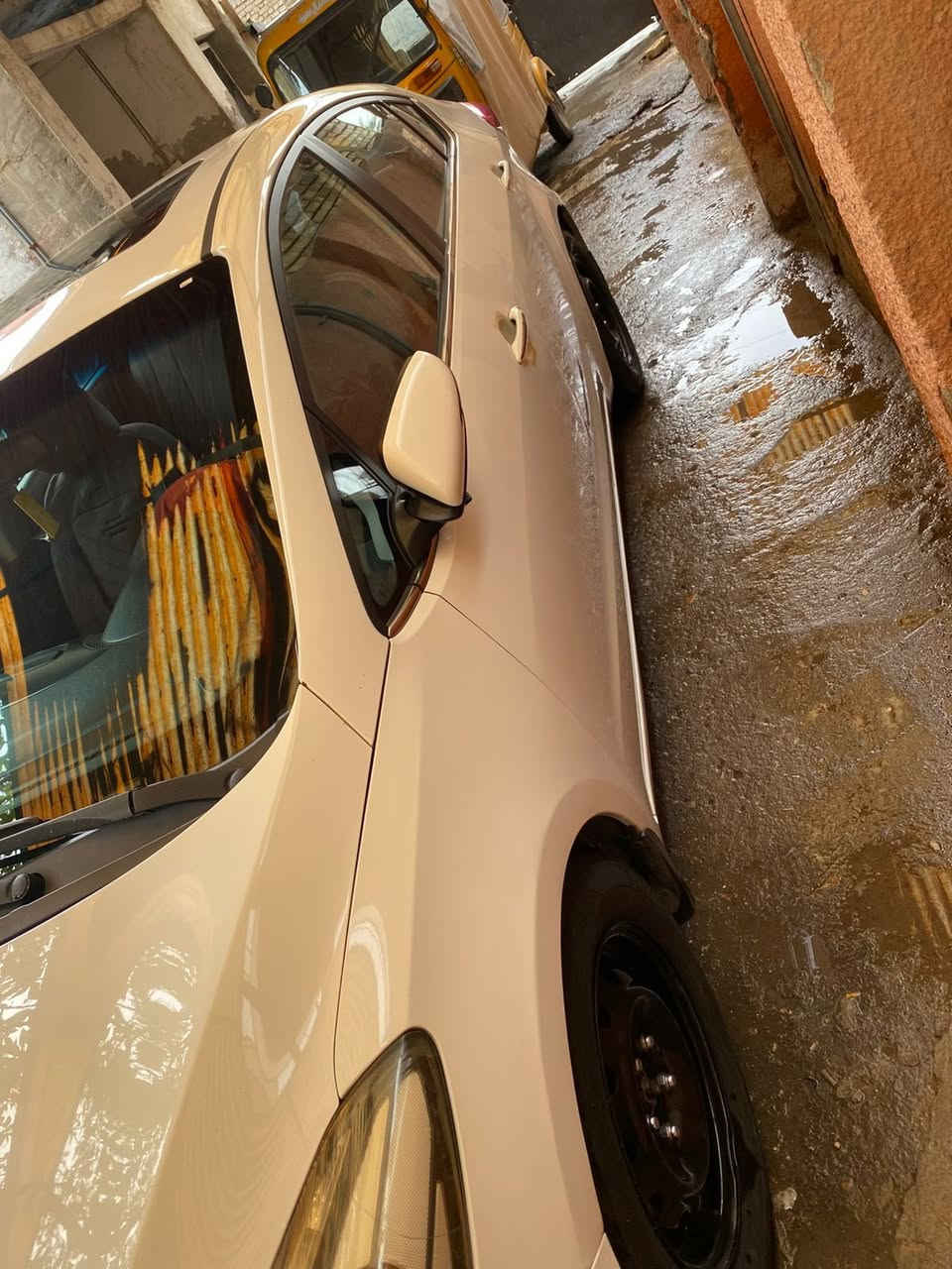 السلام عليكم سيراتو خليجي 2014
محركه 1600
1-فتحه سقف 
2-تحكم ستيرن
3-لد حاجب امامي خلفي 
سياره خير من الله مابيه صبغ السياره فقط بارد  السعر 127وبيها مجال جدا بسيط ترهم مراوس حسب القناعه مكان السياره الشعب شارع الصحه  
سيد غسان ***********
+964 783 311 7181
