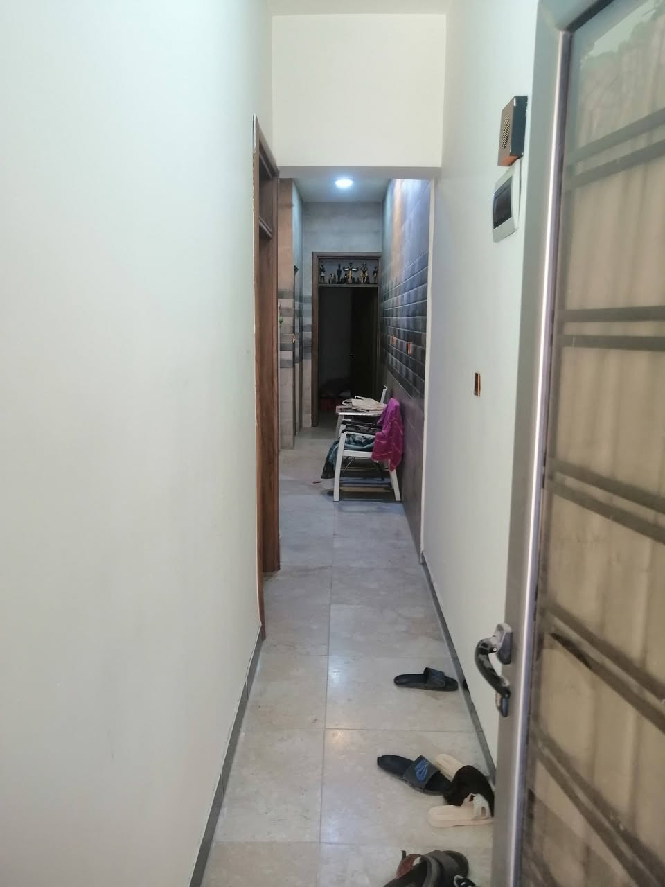 للبييييييييييييييييييع
بيت ١٠٠م ٥ * ٢٠ في الغزالية شارع البدالة مربع رئاسة الوزراء بناء حديث
٢ غرف نوم
٢ صحيات سيراميك اسباني
صاله ومطبخ
المطبخ البارد سيراميك اسباني
منور مطبك سيراميك (مطبخ حار)
٢ مدخل للبيت
سطح وبيتونه
ارضيه مرمر أبواب وشبابيك المنيوم تركي
أبواب داخليه تركيه
باب للصاله قاصه
طرمه
***********
