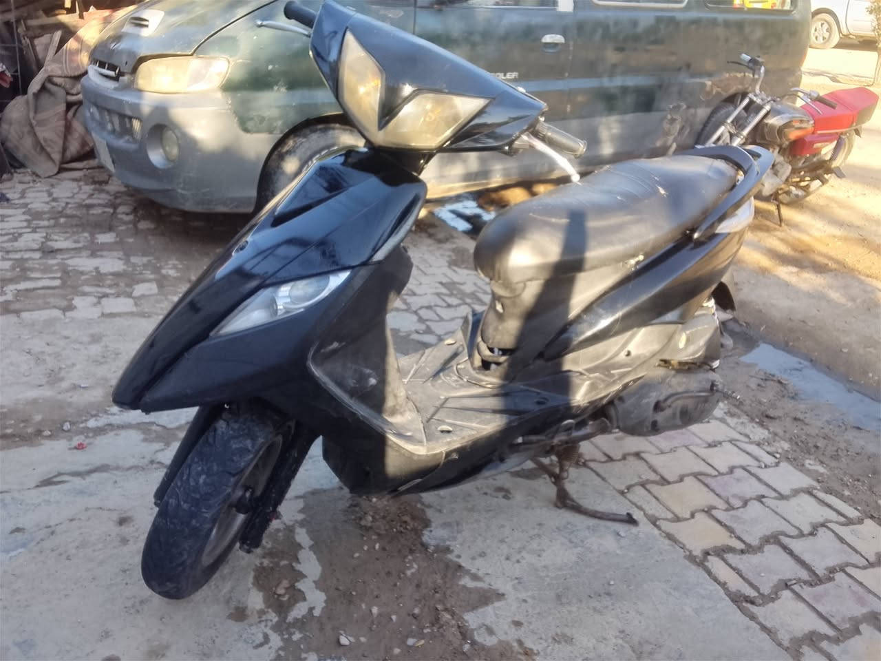 السلام عليكم دراجه ثعلب دراجه خير من الله محرك لا صوت لا تبخير ولا نضوح دراجه نكره سلف هندر سعر 350 مكان بسمايه للاستفسار ***********
