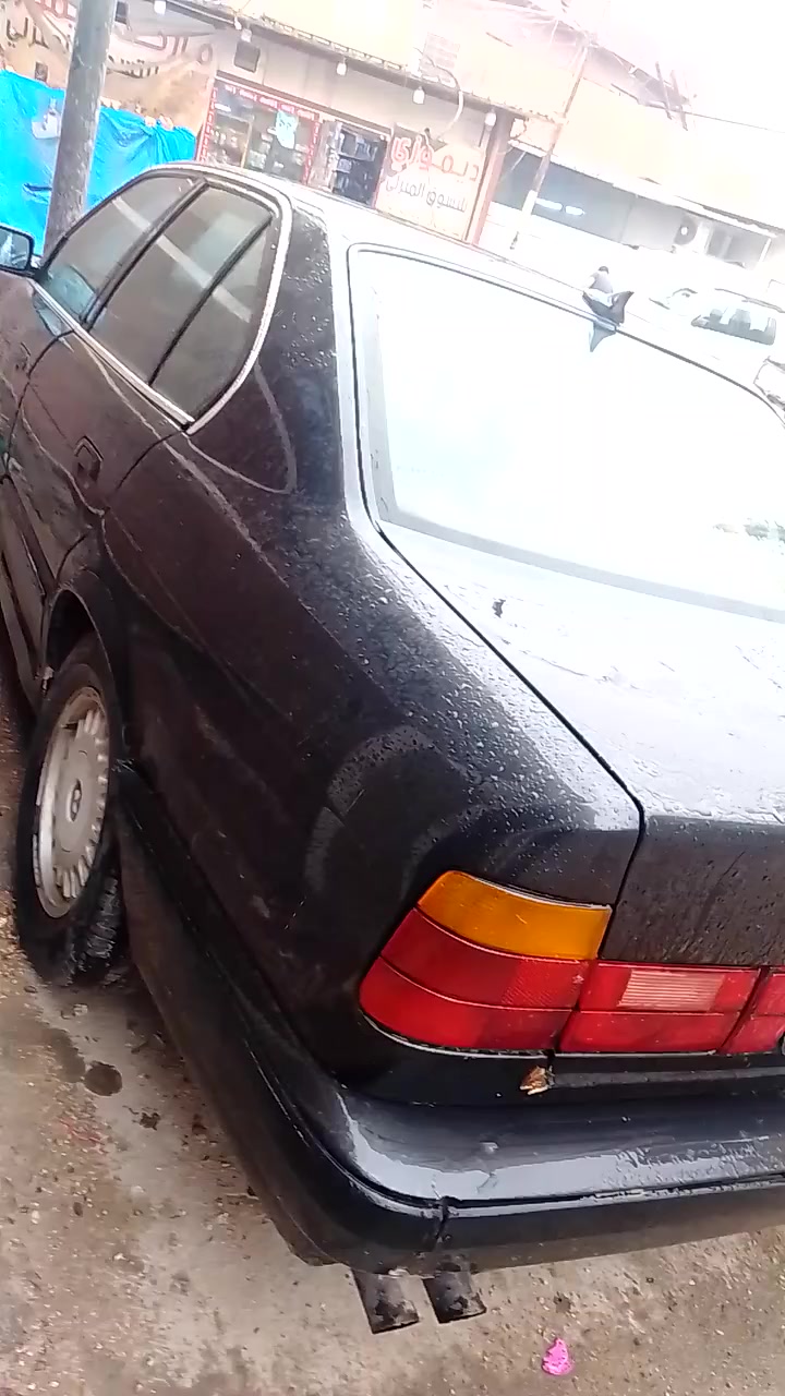 بي ام للبيع 535بيها مكينه مسكر ثنين ونص تبريد شغال موديل 90بسمي رقم جديد هزه جديده فتحه شغاله رايدها 47بيها مجال مكان سيارة بغداد شرطه رابعه ***********
