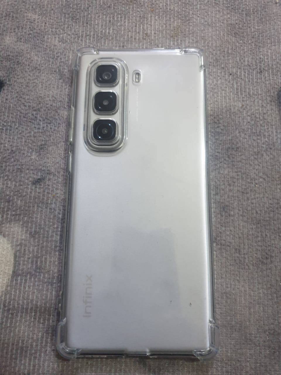 للبيع انفنكس هوا 50 بروا بلاس ذاكرة 256 جهاز كلة شغال بس فطور الشاشة.السعر 110


**إذا كنت صاحب هذا الإعلان وتريد حذفه لأي سبب، رجاءا أرسل رسالة إلى الدعم الفني**