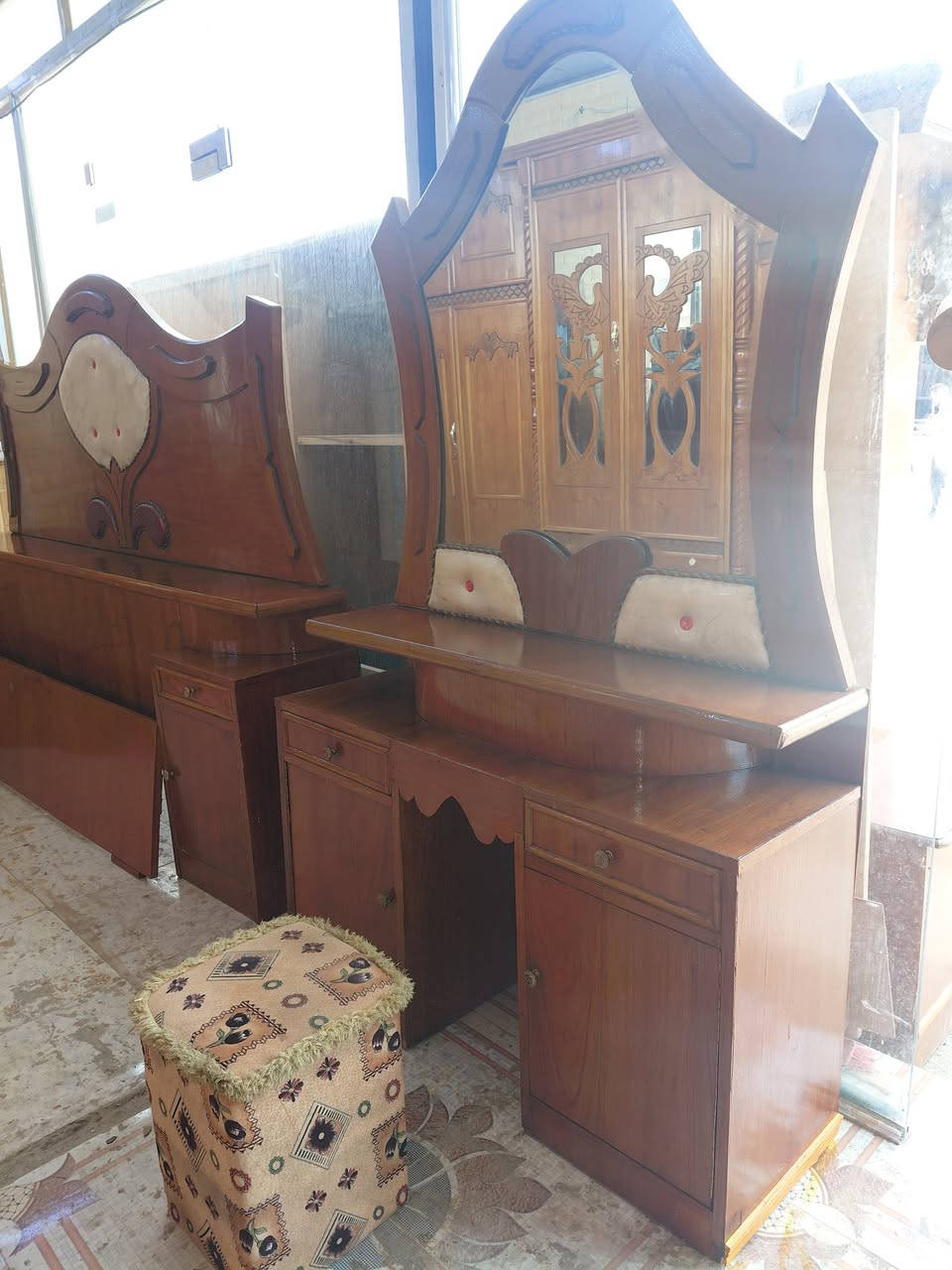 غرفه نوم ام السته طابقين داخل وخارج صاج ضهر جرجوبه خمسه ملم دنك زان طابوريه هديه عنوانه كوت حي الجهاد شارع النجارين نجارة ومعرض الحجامي الاتصال او مراسلة الصفحه ***********
