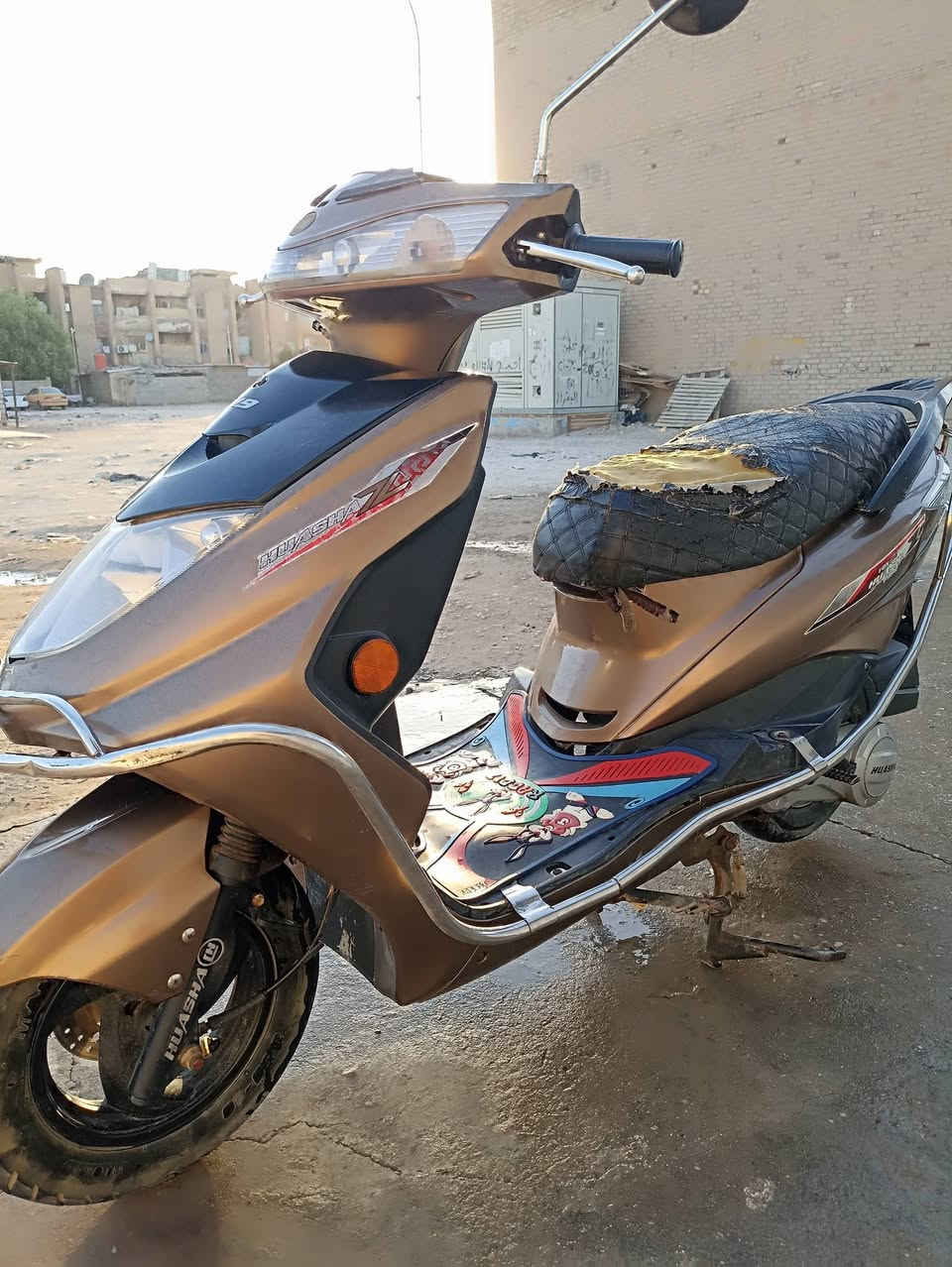 دراجة ثعلب للبيع
نضيفة 

سلف + هندر شغال 

كهربائيات شغاله 

كفرات نضيفه 

السعر 350 

بيها مجال للشراي 

التاوصل 

***********

متواجد واتساب
العنوان 
الديوانية _ الاسكان _ قرب مركز النهضه
