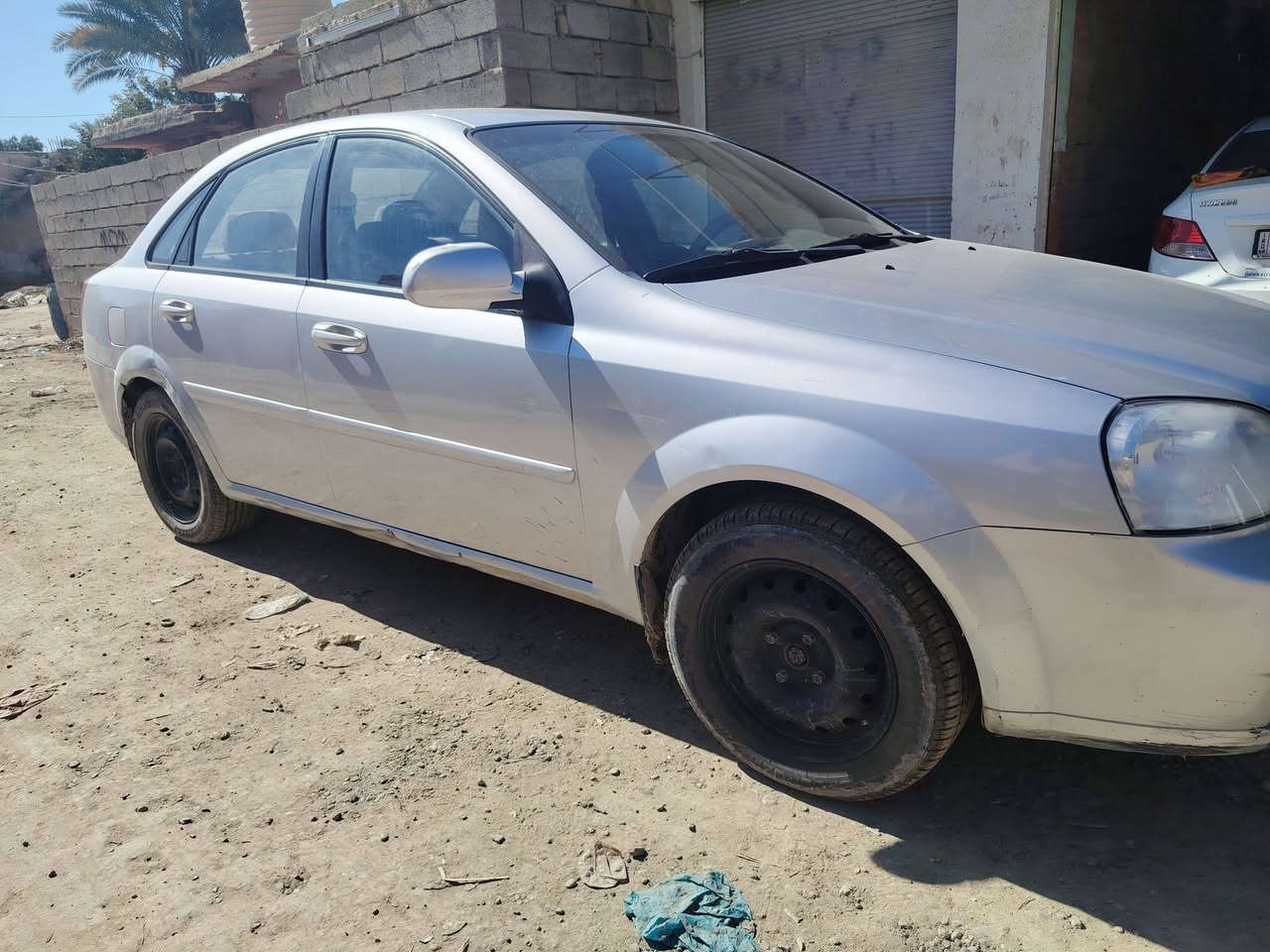 اوبترا للبيع مديل ٢٠١١
حادثها جنطة وجاملغ خلفي وبيها طخات تتعدل بارد وبيها تكمة جهة اليمنة عل حار تتعدل سيارة تدفئة وتبريد خير من الله كير ومحرك مكفولات
تخم تايرات جديده
داخلها جلد 
سعرها ٨٥
***********
