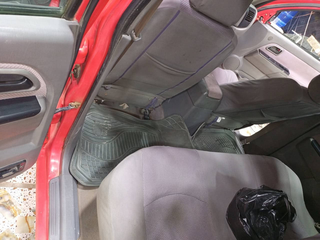 السلام عليكم بيك اب كنوناو موديل 2012 مكفوله من التبديل مكينه جديد كير جديد حداديه جديد بيه بس باب صبغ والباقي كفاله الشراي يتصل ***********
