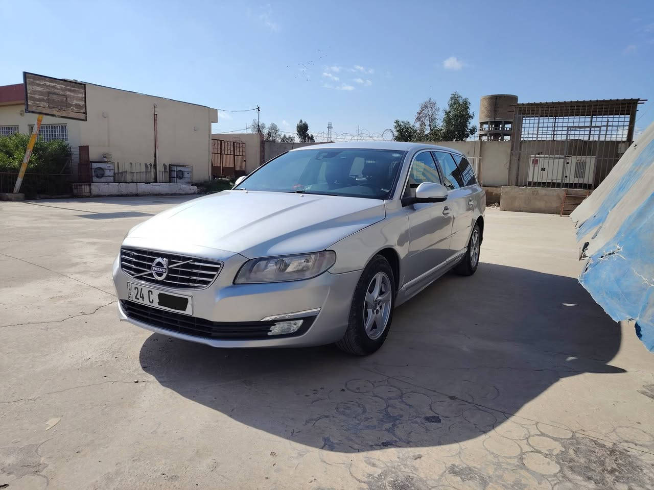 فولفو استيشن V70
موديل 2016 

رقم مسطرة دهوك وسنوية الى 2031 بأسمي

مصفرة من الغرامات

الهزة الى شهر 12 / 2026 

محرك ياباني 4 سلندر حجم 20 تيربو 

كير توماتيك + رياضي 8 سرعات 

الصبغ 4 ابواب بخ من الخارج مكان لزكة الشركة

+ جاملغات الامامي الكلير مقحل ابيعها حزام

بدون حادث فقط الدعامية الامامية بيها كسر ومصلح

بصمة 

تدفئة + تبريد قطعتين 

رادار امامي

نظام توازن

نظام ايكو  

كروز مثبت سرعة 

تحكمات استيرن

كشنات جلد

شرط التحويل 

السعر 93 وبيها مجال وتدلل

مكاني الموصل / الايمن


**إذا كنت صاحب هذا الإعلان وتريد حذفه لأي سبب، رجاءا أرسل رسالة إلى الدعم الفني**