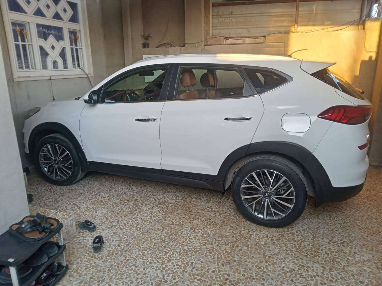 للبيع او مراوس مديل 19 فول السياره بدون فتحه مكفوله لاصبغ ولا بارد ملاحضات اشخوط فقط 
السعر 220 وبيها بصيط للاستسفار ع رقم 📱 *********** 

*********** الخاص مغلق عندك شي خابر
