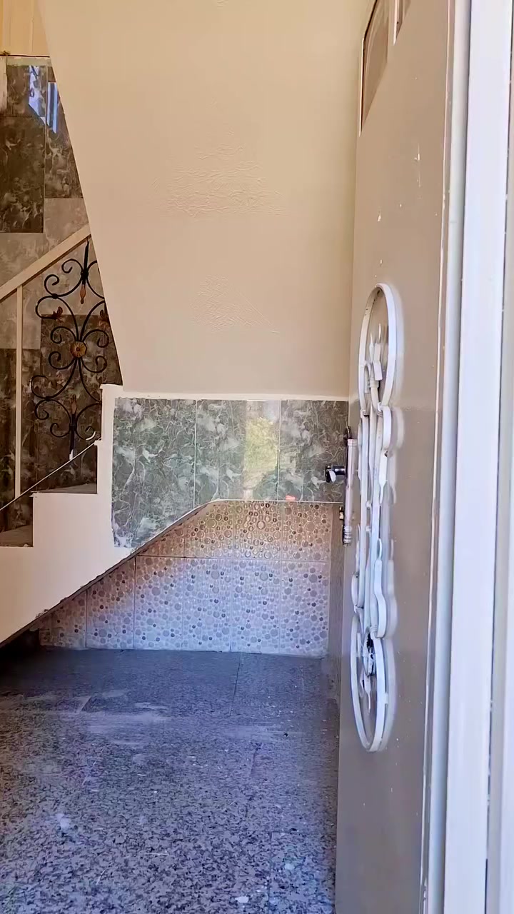 يتوفر للايجار شقه طابق اول
السلام عليكم شقه طابق اول معزوله 
سعر الايجار قفل ٦٠٠ الف
العنوان الكاظميه شارع ٦٠ خلف افران الزيتون 
للاستفسار ***********
